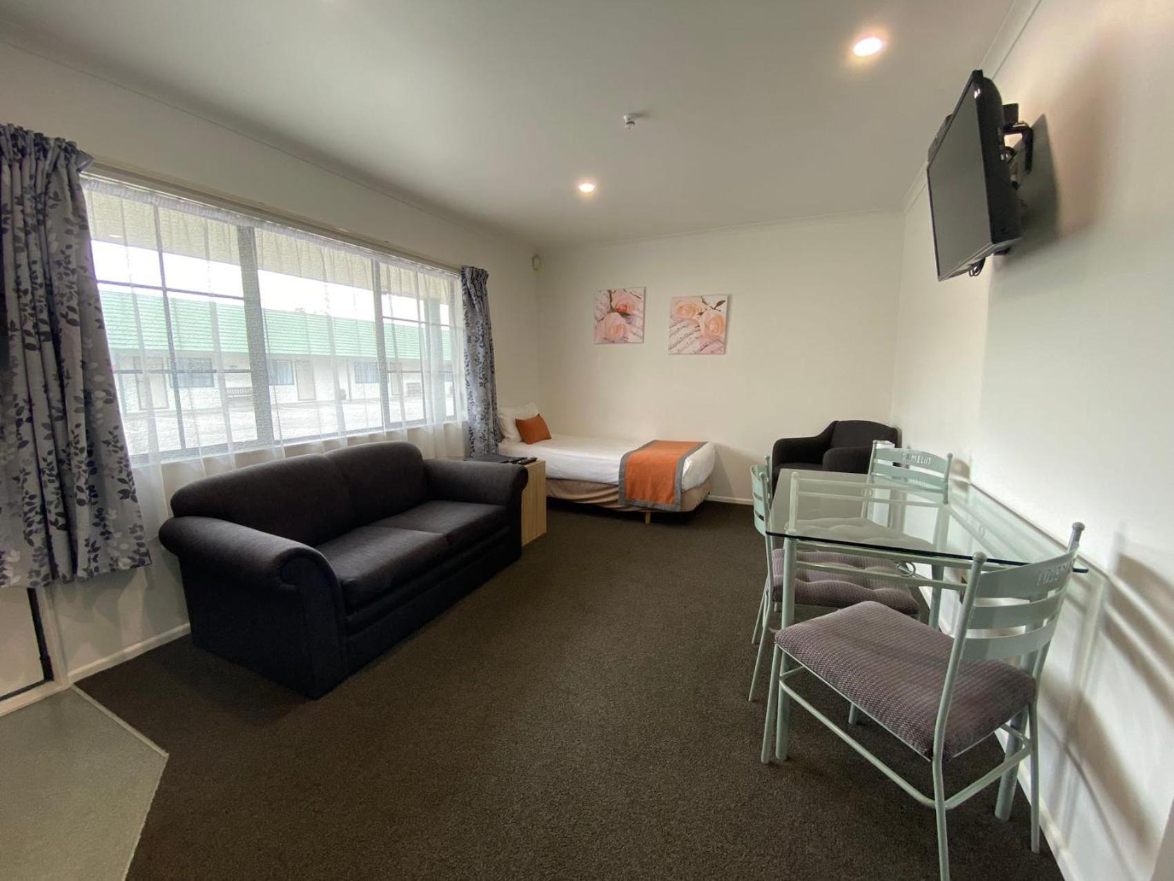 Camelot Motor Lodge And Conference Centre Palmerston North Exterior foto