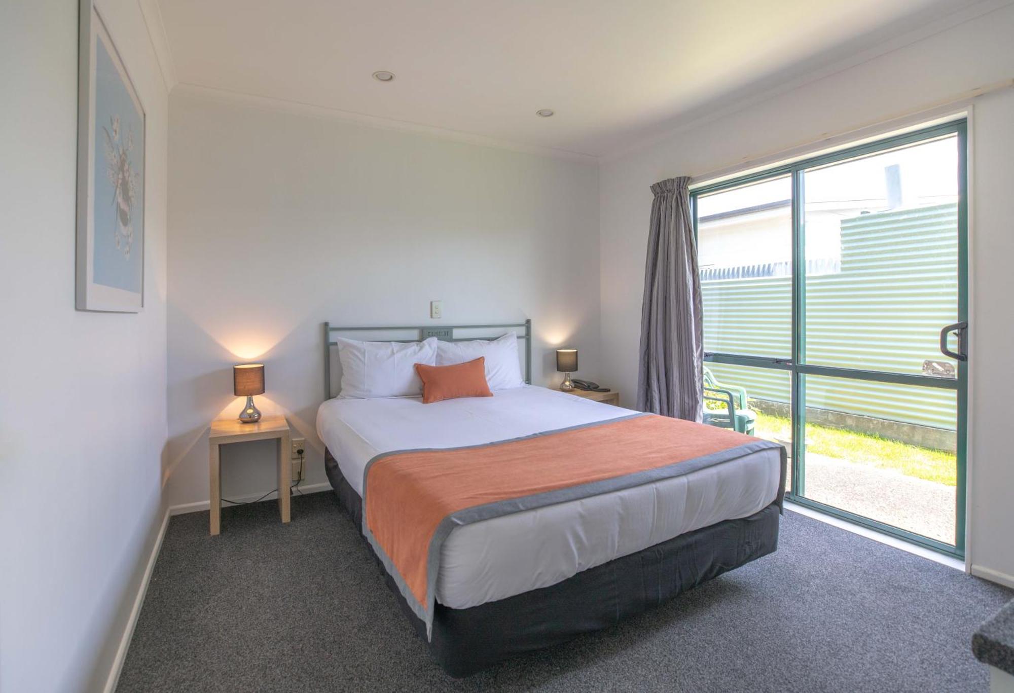Camelot Motor Lodge And Conference Centre Palmerston North Exterior foto