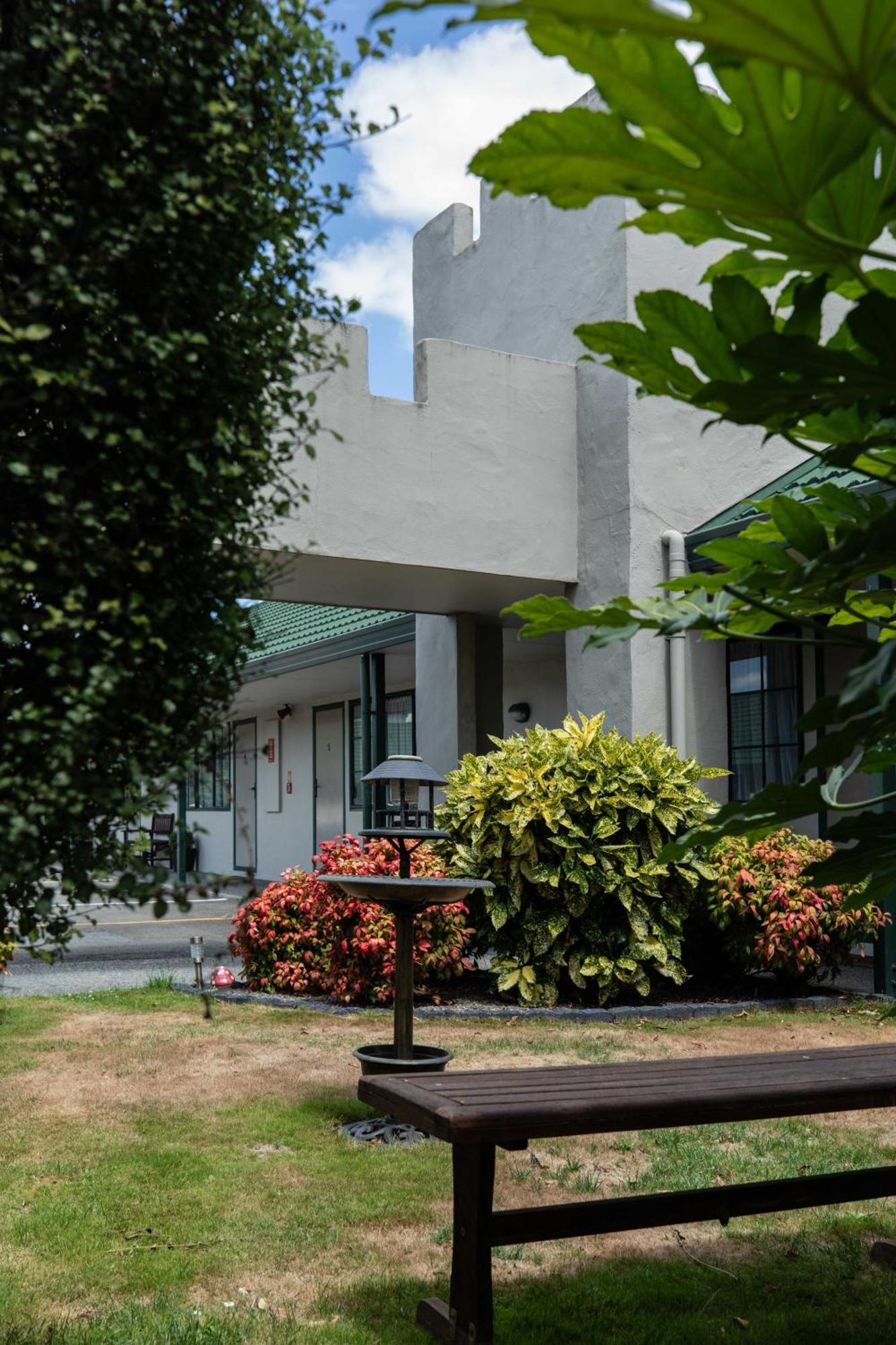 Camelot Motor Lodge And Conference Centre Palmerston North Exterior foto
